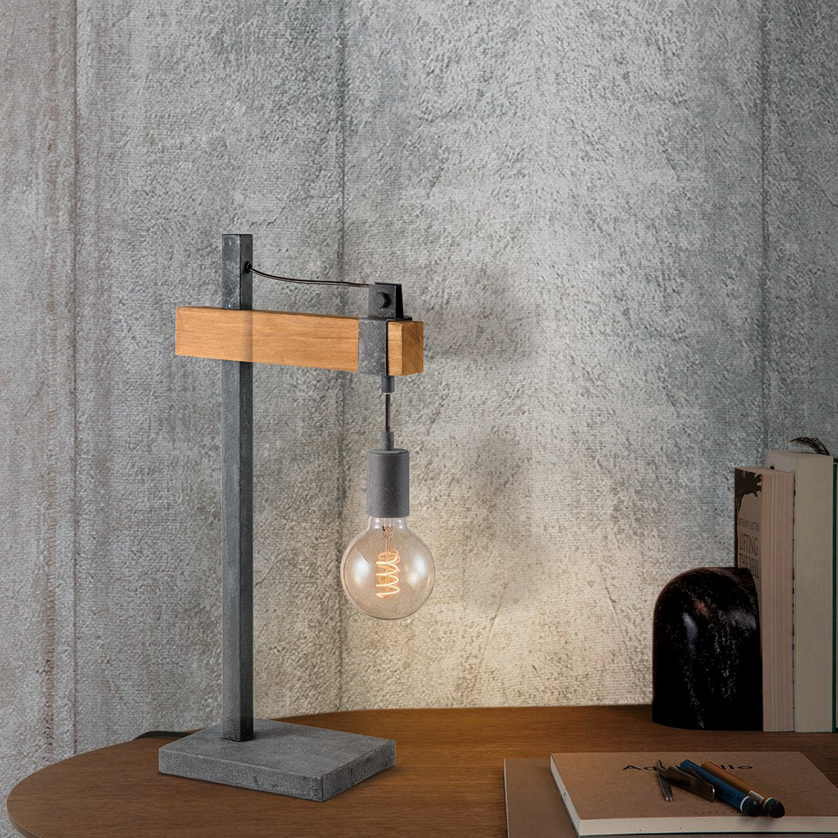Vintage Tafellamp Denton - Industrieel Design met Houten Voet